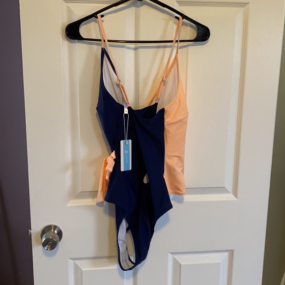 Cupshe one piece bathing suit. Size XL New w/tags - Picture 4 of 6
